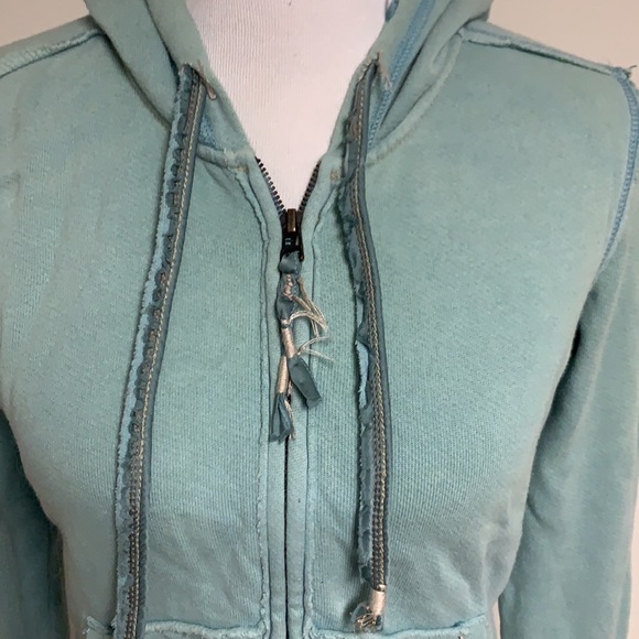 Distressed Z brand hoodie - Picture 3 of 6